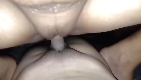 Indian hottie in a nice outfit gets cunnilingus in webcam